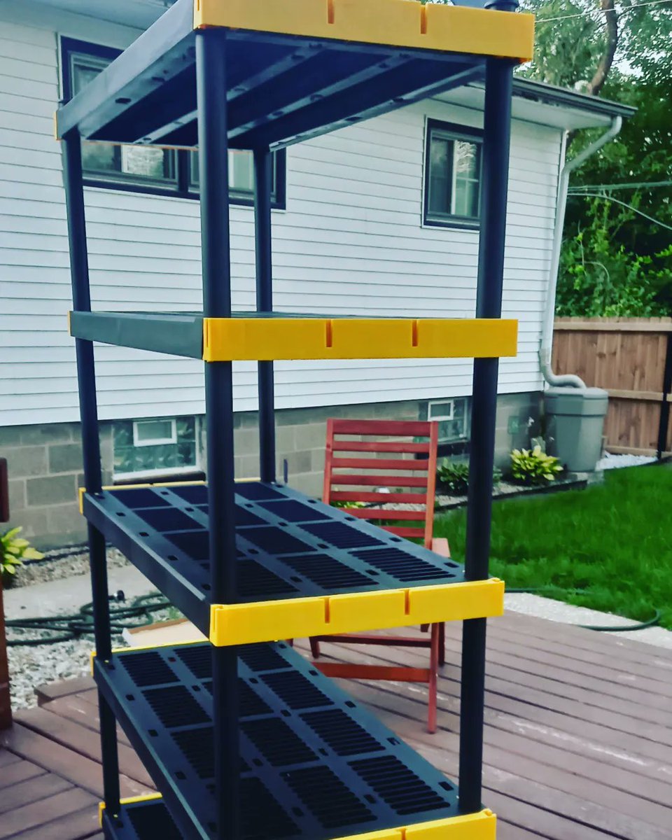 KymMazelle's tweet photo. I love my #hometown and #neighbourhood #DIY #backyardshenanigans #community #friends #family #BlackAndDecker  #womenswork #girlsjustwannahavefun #homeimprovement  #hgtv  #coldbeer  #screws  #blockclub 🦌🦌 #deercrossing  🧰🔩🔩🔧🔧🗜🗜🩹🩹🍺🍺👩🏾‍🔧👩🏾‍🔧👩🏾‍🏭💅 https://t.co/0SWzMkHacC