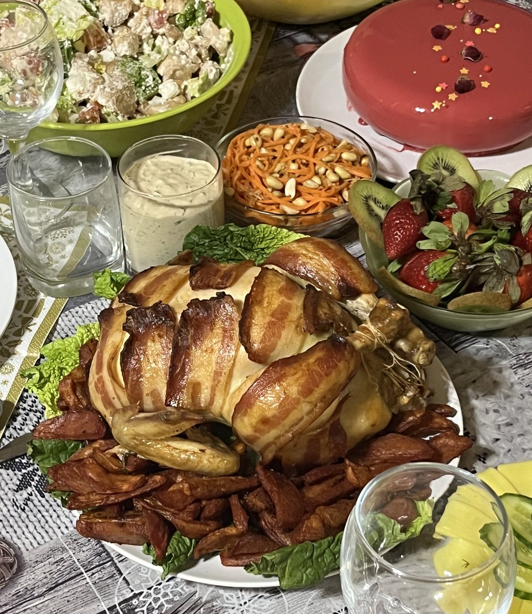 sweetjawbreaker's tweet photo. желание вкусно готовить мне привили всякие кулинарные шоу по типу лучший повар америки и красивые блоги как у андрея рудькова 🤣🤣 https://t.co/PYmKAYMp4Z
