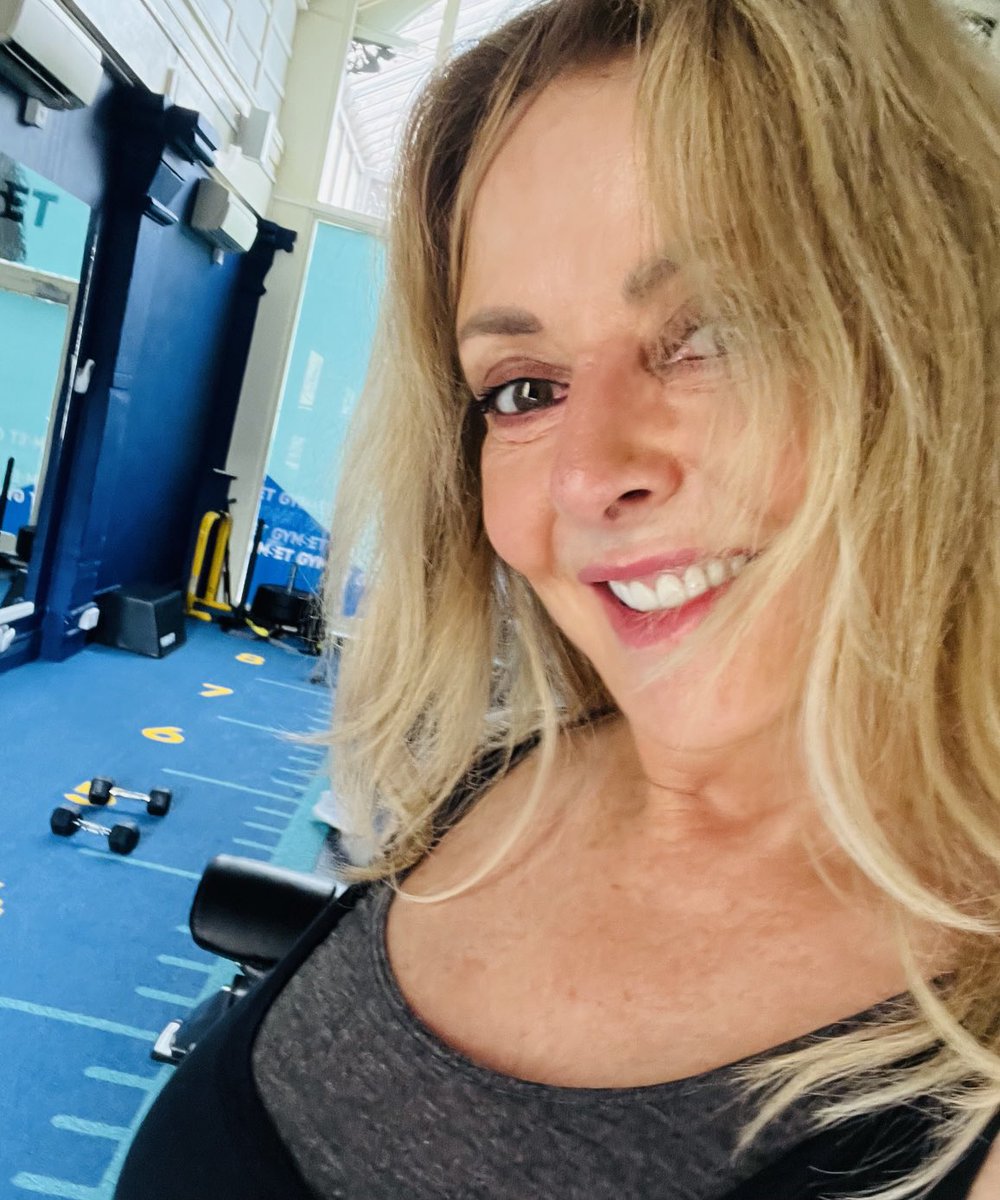 Carol Vorderman tweet media