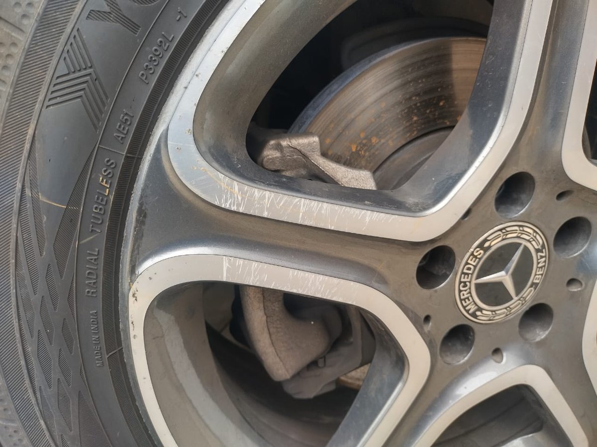 aswinbuilders's tweet photo. There is damage on my rim with cuts in corner and scratches and my insurance policy covers damages on all 4 rims . But they are not giving claim @ICICILombard https://t.co/fO3TjzxSAJ