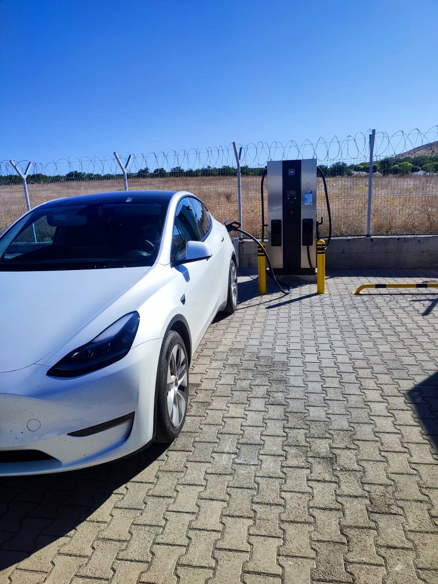 Heyecan verici bir haberimiz var! ⚡️ 

@watmobilite ile kurmuş olduğumuz elektrikli şarj istasyonumuz Malatya Ford Trucks tesisimizde hizmetinizde. 

Sürüş keyfinize ara vermeden, çevreyi korurken yolculuklarınızı tamamlayabilirsiniz. Bekleriz! #şarjistasyonu #ev #ElektrikliAraç