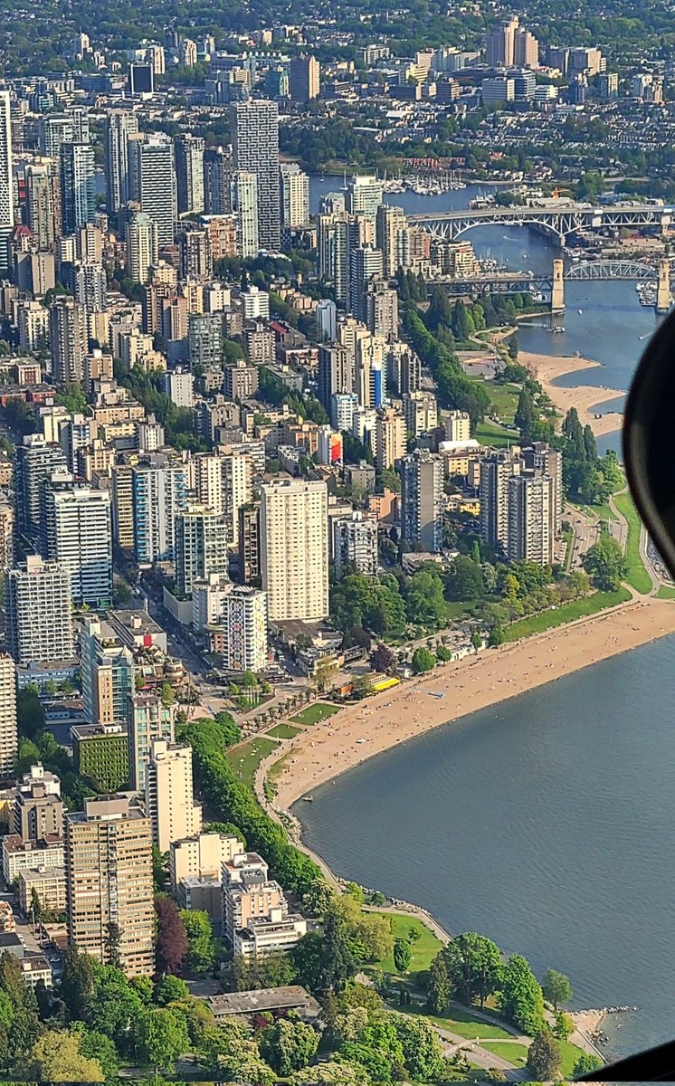 TrishJewison's tweet image. Beach day in #Vancouver 🏖