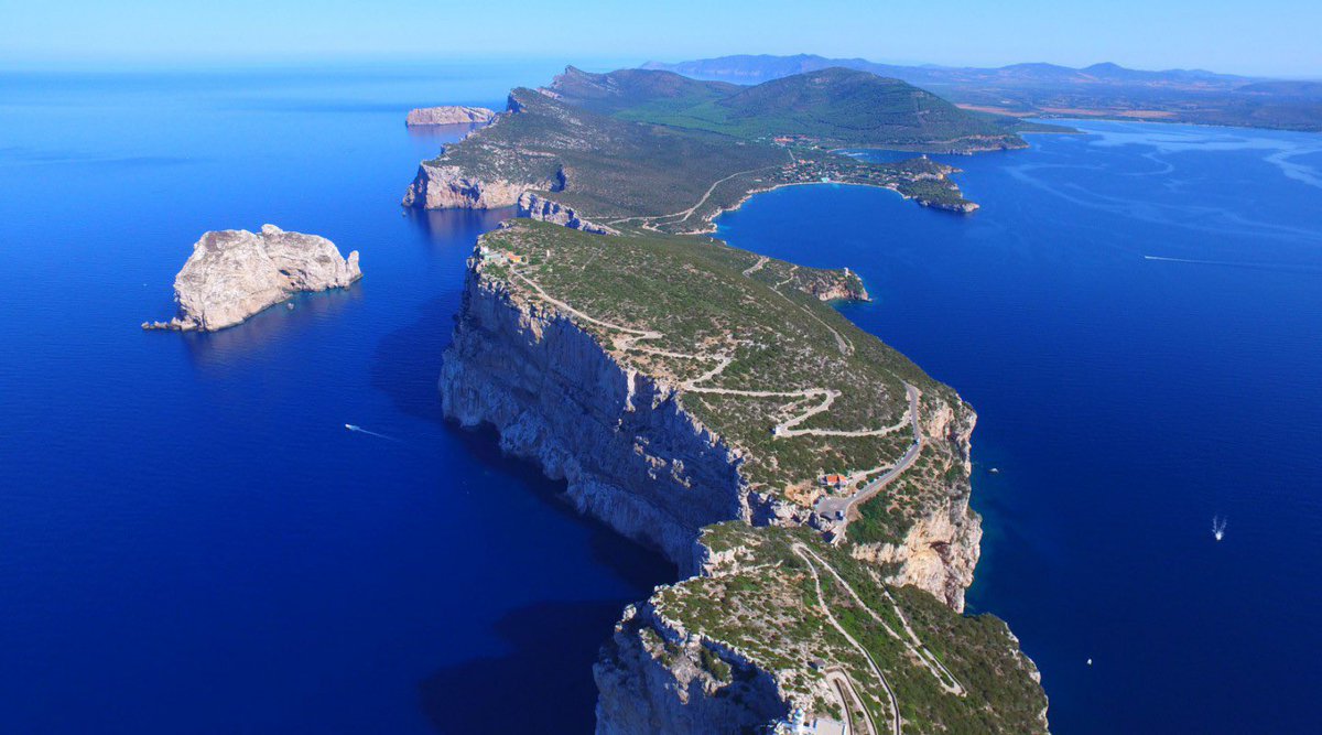 Scuolazzurri1's tweet photo. MERAVIGLIOSI PANORAMI STRADALI _MARVELOUS ROAD LANDSCAPES: CAPO CACCIA, SARDEGNA 🇮🇹 https://t.co/qfzvTv3Udj
.
.
#capocaccia #sardinia #landscapes #summer2023 #beach #sun #sand #italianbeach #italy #italianstyle #amazingplaces #beautiful #turism #scuolazzurri #picoftheday https://t.co/joM3DDe9wg