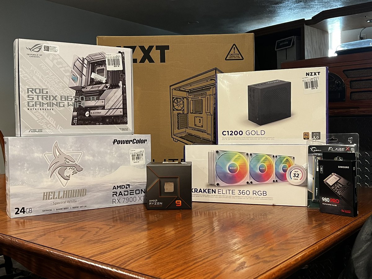 ShawnSellsStuff's tweet photo. Had some fun tonight 😈 shoutout @microcenter 🤝🏻 

#NewPC #NZXT #MicroCenter #ASUS #RYZEN #AMD https://t.co/tpcfMhhD8R