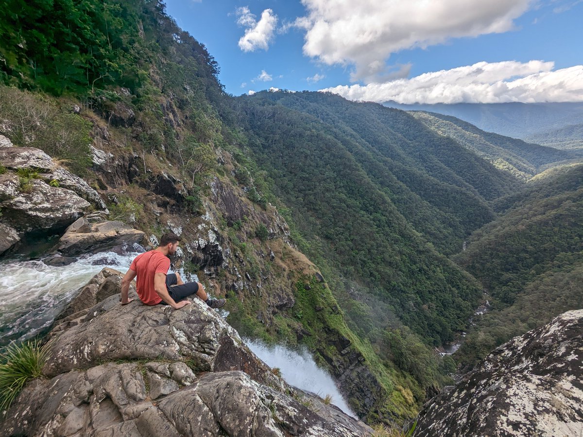 davecalderbank5's tweet photo. Windin Falls #FNQLD https://t.co/B8fzGngMjo