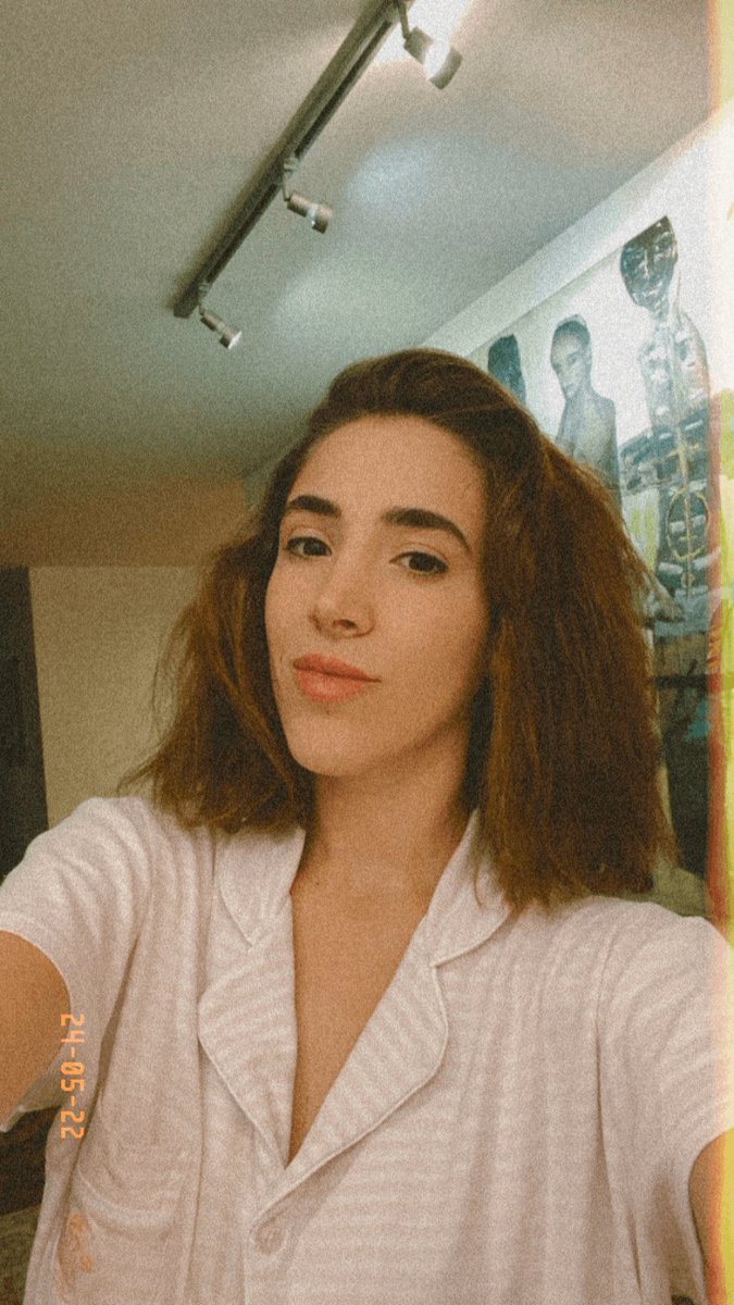 babecatalina_'s tweet photo. Who wants to play Fortnite with me?😏 https://t.co/AaecuUEp3G