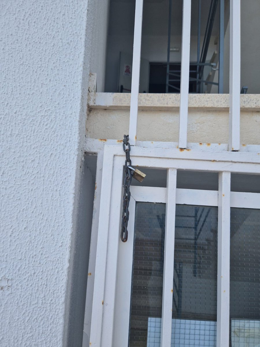 Rebeleka72's tweet photo. @tui Since when is it acceptable for a hotel to to chain a firedoor to stop people accessing the pool area in the morning. Client safety should be a priority wherever you are. This is a disaster waiting to happen, fire spreads quickly!! https://t.co/3W2LpMErwI
