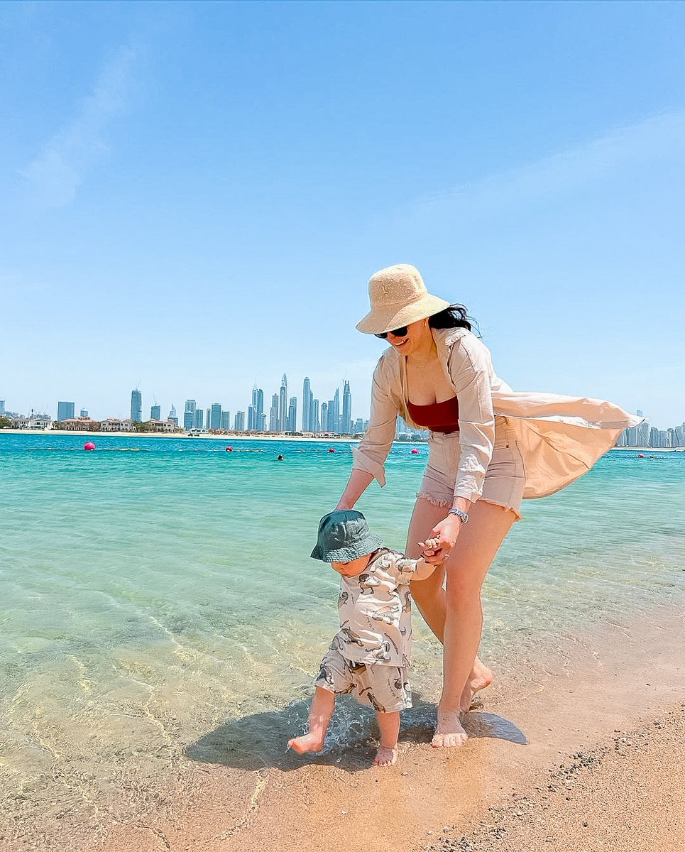 Hats and sunblock with a side order of a salty splash on the #villamoredubai beach, please!

Call: 04 444 2000 for info and bookings!

📸simona.smatanova.lukac