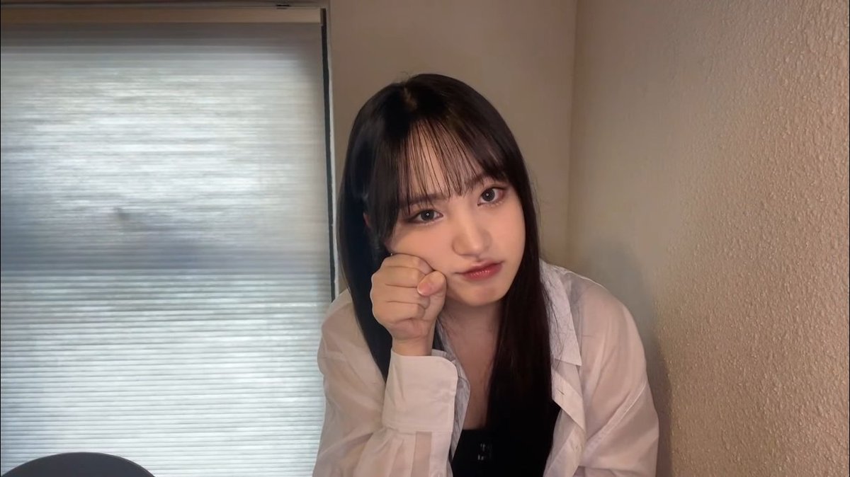 ivepics_'s tweet photo. liz youtube live https://t.co/e6jxUgFd5f