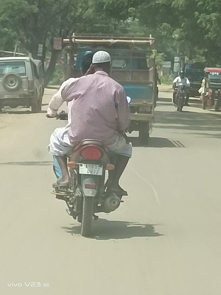 DTO_Hojai's tweet photo. Enforcement drive against overspending, without helmet, overloading etc at Hojai District.
@TransportAssam https://t.co/iysTIoRslY
