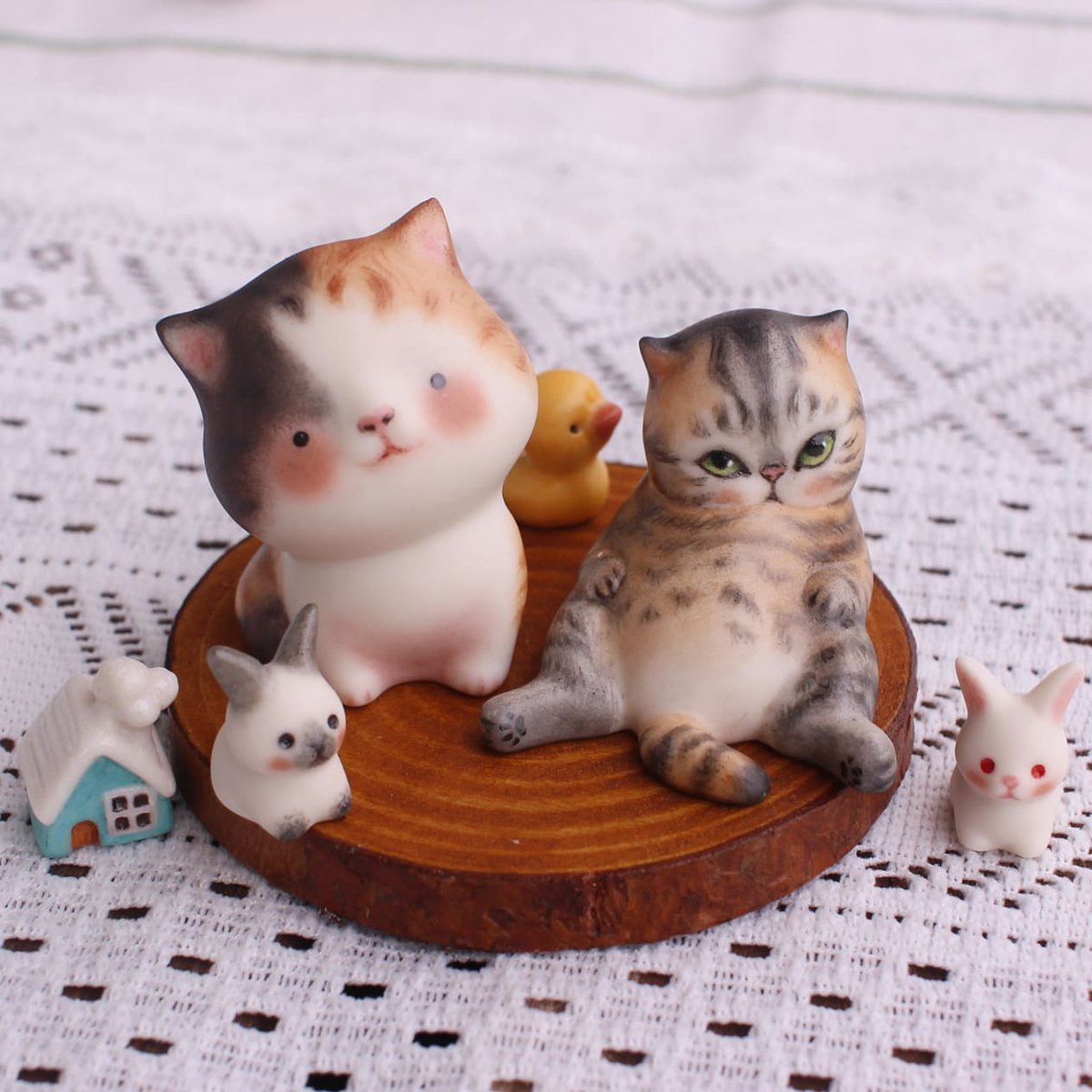 ljydoll's tweet photo. Small things get cuter and cuter when they get together!๐
์๊ณ ํ์ฐฎ์ ์ ๋ค์ด ๋ชจ์ด๋ฉด,
๋๋๋ ๊ท์ฌ์์ง์ง!๐
#catdoll #sylvy #cat #crafts #handmade #doll #cutedolls #leledoll #bisquedoll #porcelaindolls #ceramics #์์์
#๊ณต์ #๋น์คํฌ๋ #๋น์คํฌ์ธํ #ใฌใฌใใผใซ #ใในใฏใใผใซ https://t.co/cQ2Et9lSQT
