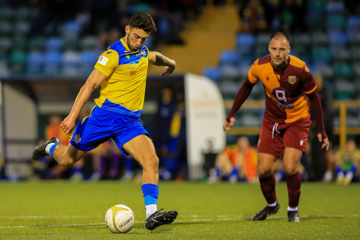 PerryDobbins1's tweet photo. A couple of images from @BarryTownUnited v @CardiffCorries (@ArdalSouthern West).

‘Thank you’ to @BarryTownUnited. https://t.co/KAEZSCji3b