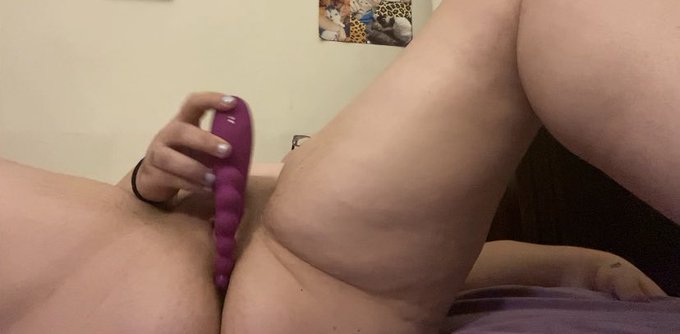 Sub to my OF! New uploads every Wednesday 🤪  https://t.co/ZjNaXCxoeG https://t.co/Hv6cRkYXr3