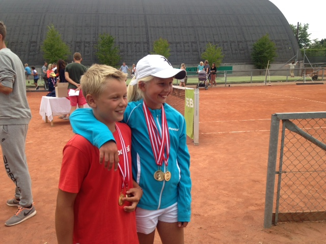 2012 U12 Danish mixed doubles champs, and 2023 Hopman cup participants Holger Rune and Clara Tauson https://t.co/ygt0JPdadD