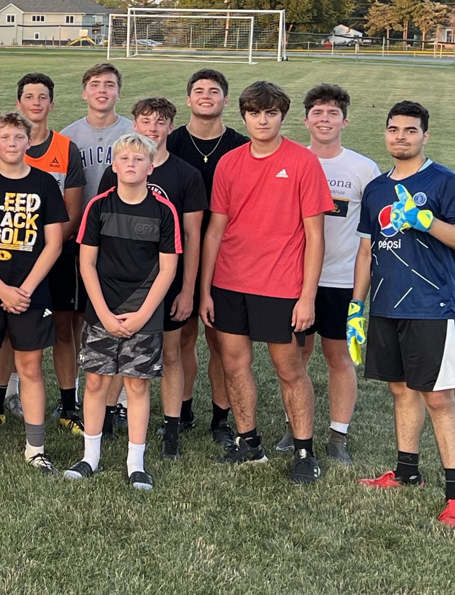 ShorelandSoccer's tweet photo. Great night as past Pacers mixed it up w/ current & future Pacers at the 1st of FOUR alumni&current 7v7 β½scrimmages. Next up - this Thurs. at 7/20 at 6 pm. #onceapaceralwaysapacer https://t.co/wpCplX8z11