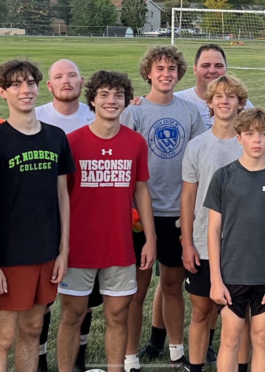 ShorelandSoccer's tweet photo. Great night as past Pacers mixed it up w/ current & future Pacers at the 1st of FOUR alumni&current 7v7 β½scrimmages. Next up - this Thurs. at 7/20 at 6 pm. #onceapaceralwaysapacer https://t.co/wpCplX8z11