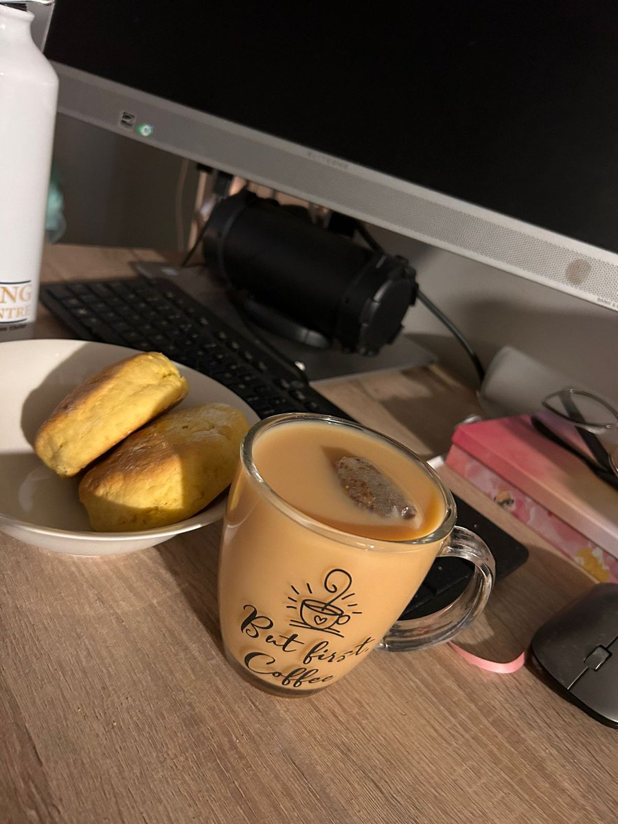 NthabiTinash's tweet photo. @expressoshow @GoldenCloudSA #GoldenCloudWinterTreats
#ExpressoShow
#GoldenCloud https://t.co/6QzDjLhMs3