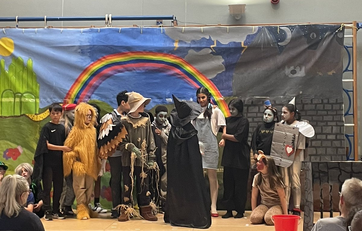 Year 6 have performed brilliantly this week in The Wizard of Oz. Last show this afternoon…#creative