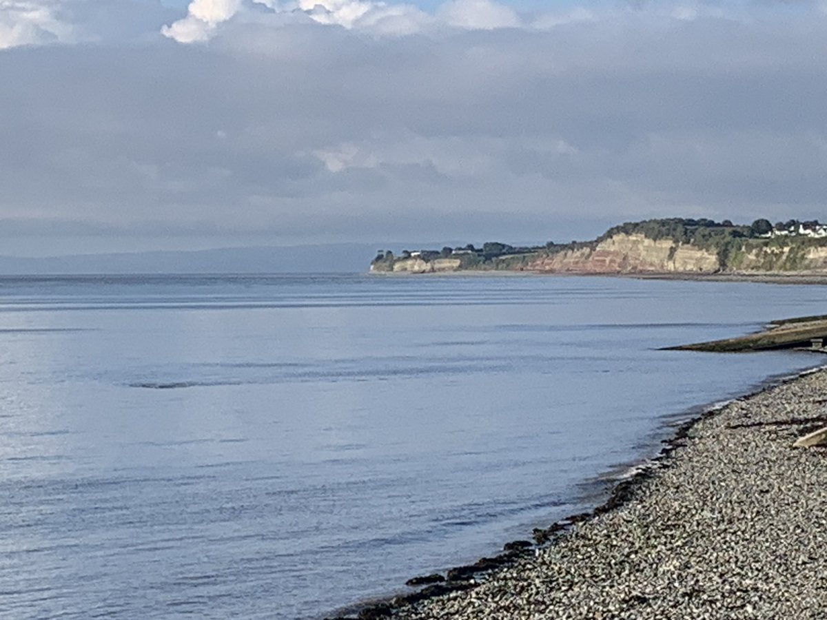 ianmorris84's tweet photo. Enjoying the early morning sunshine down on penarth seafront #penarthseafront #cycling #summersunshine https://t.co/hTZSJXlUB6