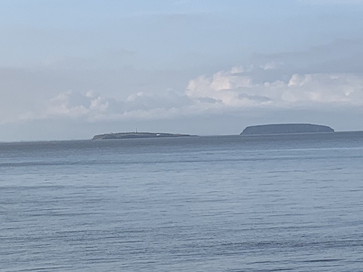 ianmorris84's tweet photo. Enjoying the early morning sunshine down on penarth seafront #penarthseafront #cycling #summersunshine https://t.co/hTZSJXlUB6