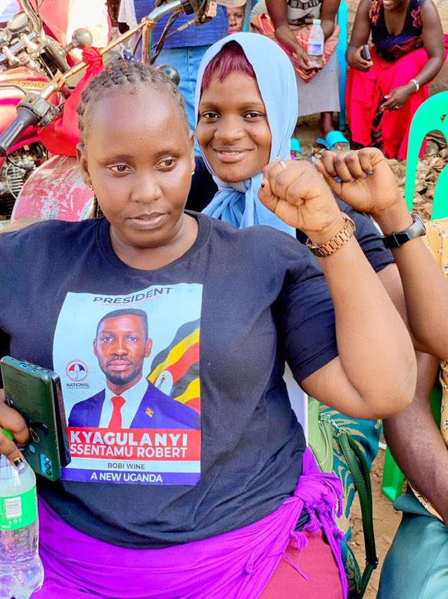 6nightwatch's tweet photo. Beautiful Ladies ooze, beautiful energy.
In sadness and tears we Stand in, for each other….🌹✊🌹
@NUP_Youth_Wing @NUP_Ug @People_Power_Ug https://t.co/ByQfBPE9RH