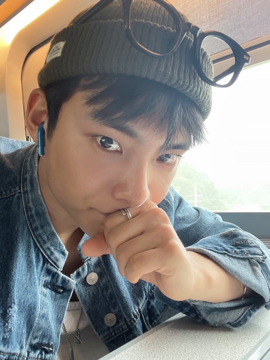 byeolseom's tweet photo. time to cry https://t.co/GnSH2n6OK9