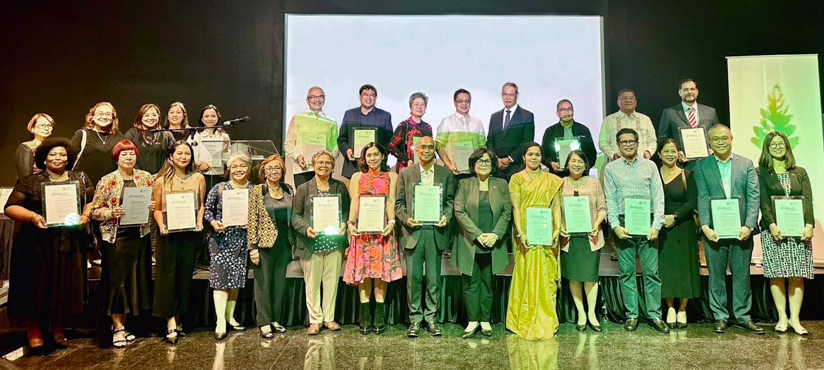 Nickel_Asia's tweet photo. Grateful for Diwata-Women in Resource Development's recognition. This reaffirms our commitment to making a difference in resource development, along with NAC's initiatives supporting inclusivity and diversity in the communities we serve.
 #OneNAC #NAC15 #ResponsibleTogether https://t.co/gm4ktFeA7l