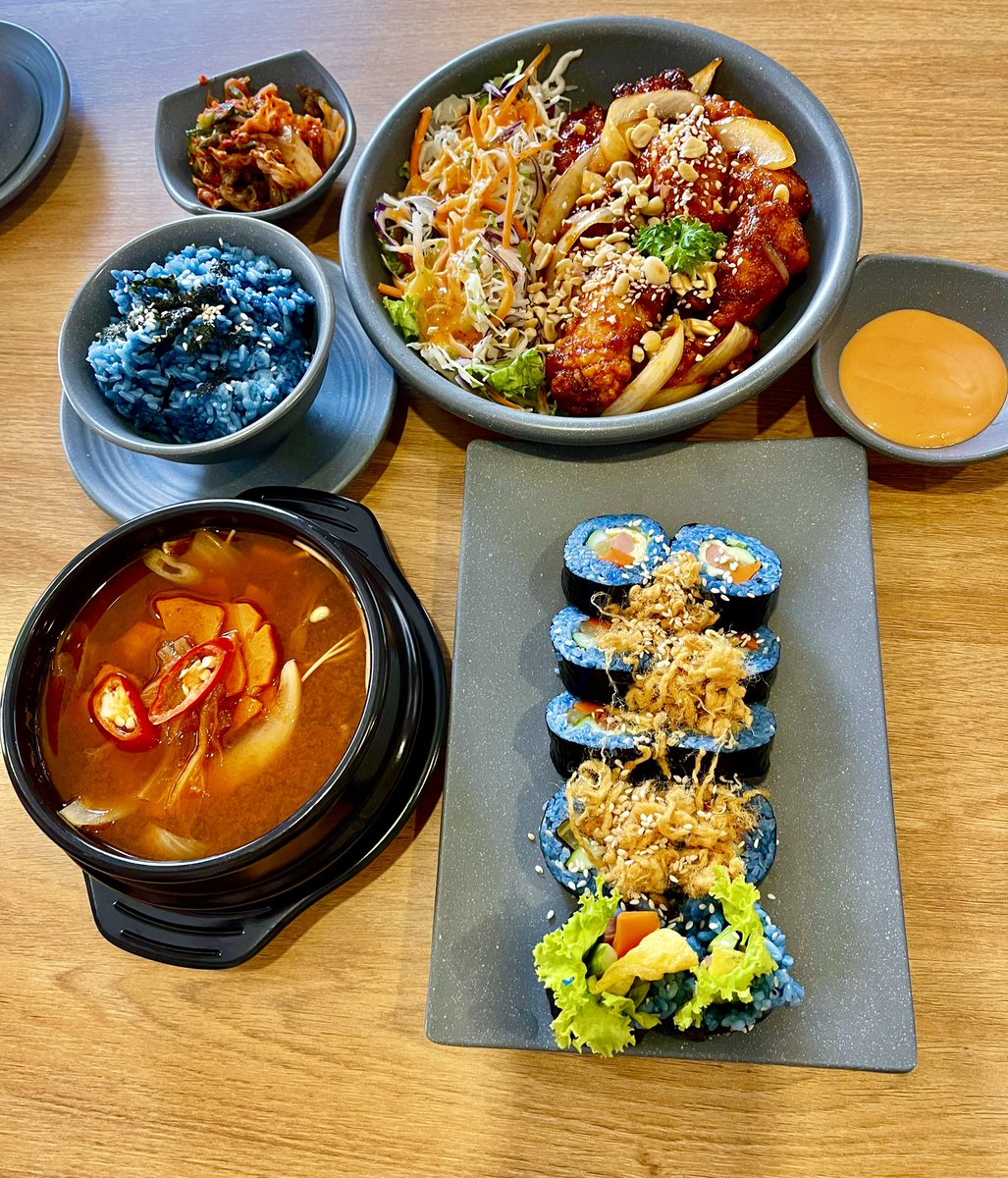 MindyNguyn4's tweet photo. #Koreafood #friend #kimpap https://t.co/ObuTWdtBbV