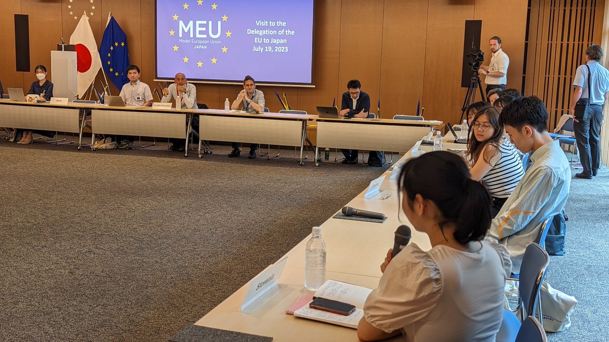EUAmbJapan's tweet image. An inspiring morning spent with the Model European Union students, who will be representing the EU Members States this October to debate climate change issues at the University of Tokyo @UTokyo_News_en.🏫🇪🇺 
Good luck with your preparations!👍
#ModelEU