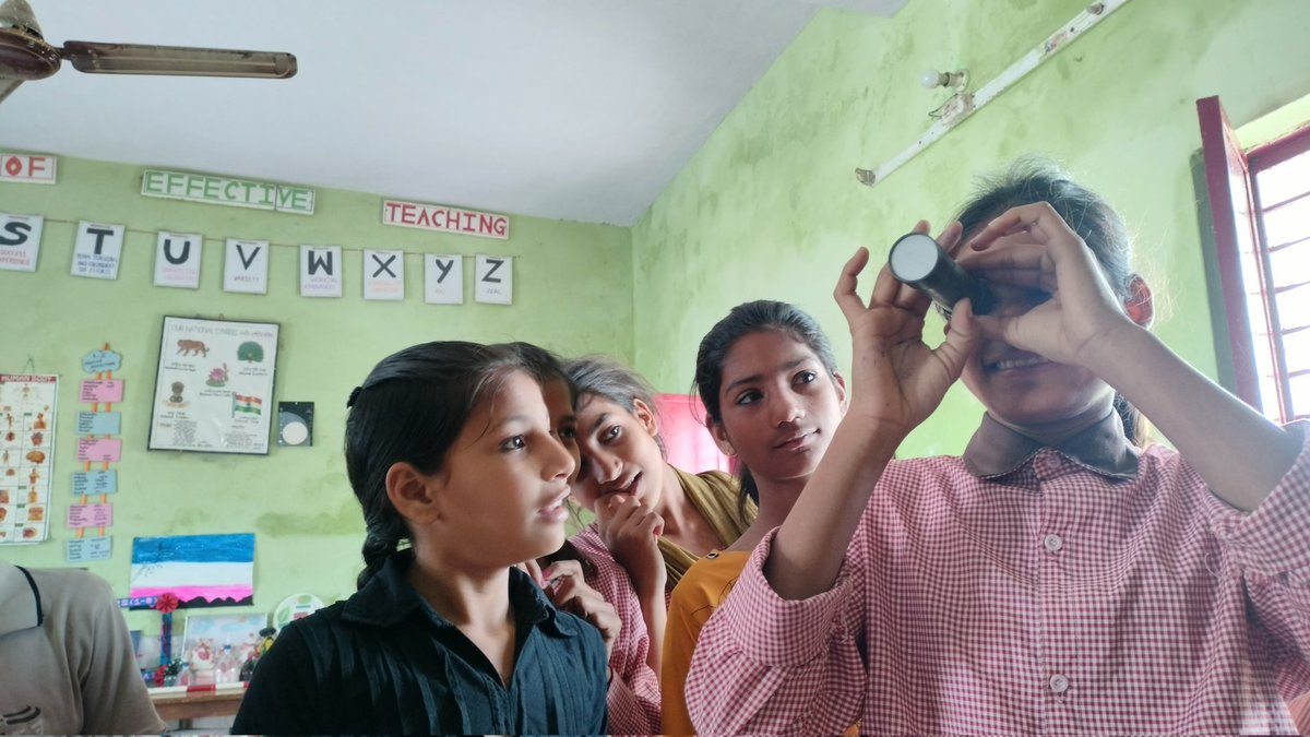 VineetaSivas's tweet image. Students blooming #happyclassroom
#scienceactivity #YogiBasicEducationModel #basiceducation #sarkarischool