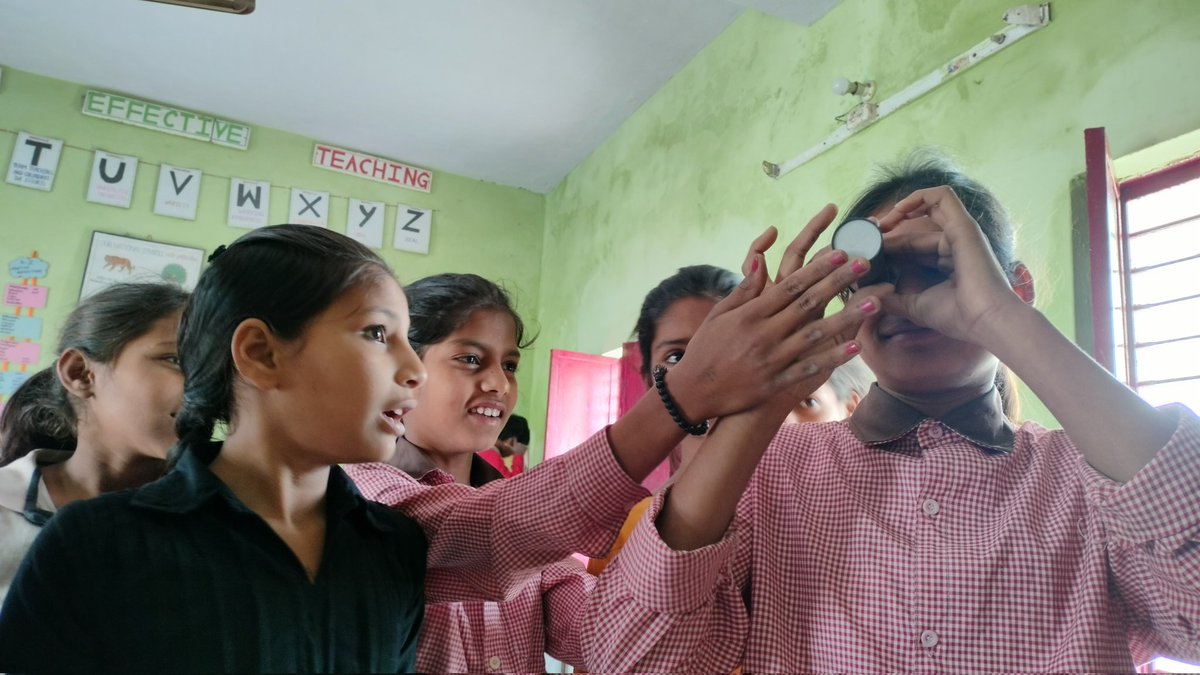 VineetaSivas's tweet image. Students blooming #happyclassroom
#scienceactivity #YogiBasicEducationModel #basiceducation #sarkarischool