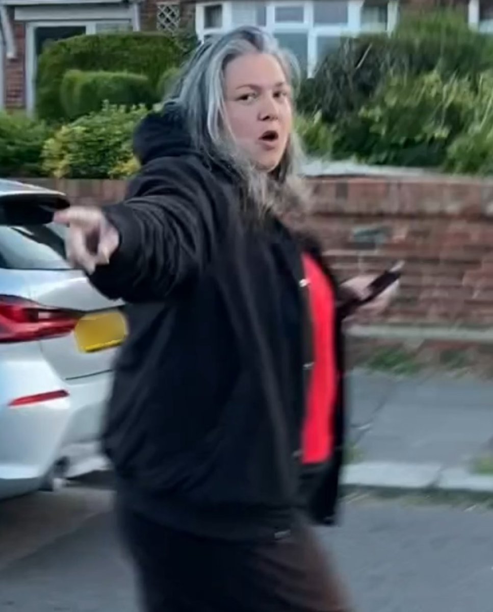 BBCSussex's tweet photo. Woman wanted after racial abuse in #Worthing
https://t.co/jV76ESIxb1 https://t.co/LuKj3sPVTL