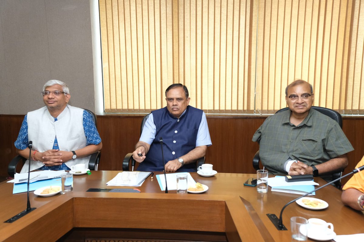 AICTE_INDIA's tweet image. #AICTE Chairman Prof. @SITHARAMtg launched 'ATAL Faculty Development Programme (FDP) 2023-2024' today.

#ATALAcademy will offer FDPs under technical and non-technical categories in core emerging areas of 𝙴𝚗𝚐𝚒𝚗𝚎𝚎𝚛𝚒𝚗𝚐, 𝙼𝚊𝚗𝚊𝚐𝚎𝚖𝚎𝚗𝚝, 𝙲𝚘𝚖𝚙𝚞𝚝𝚎𝚛