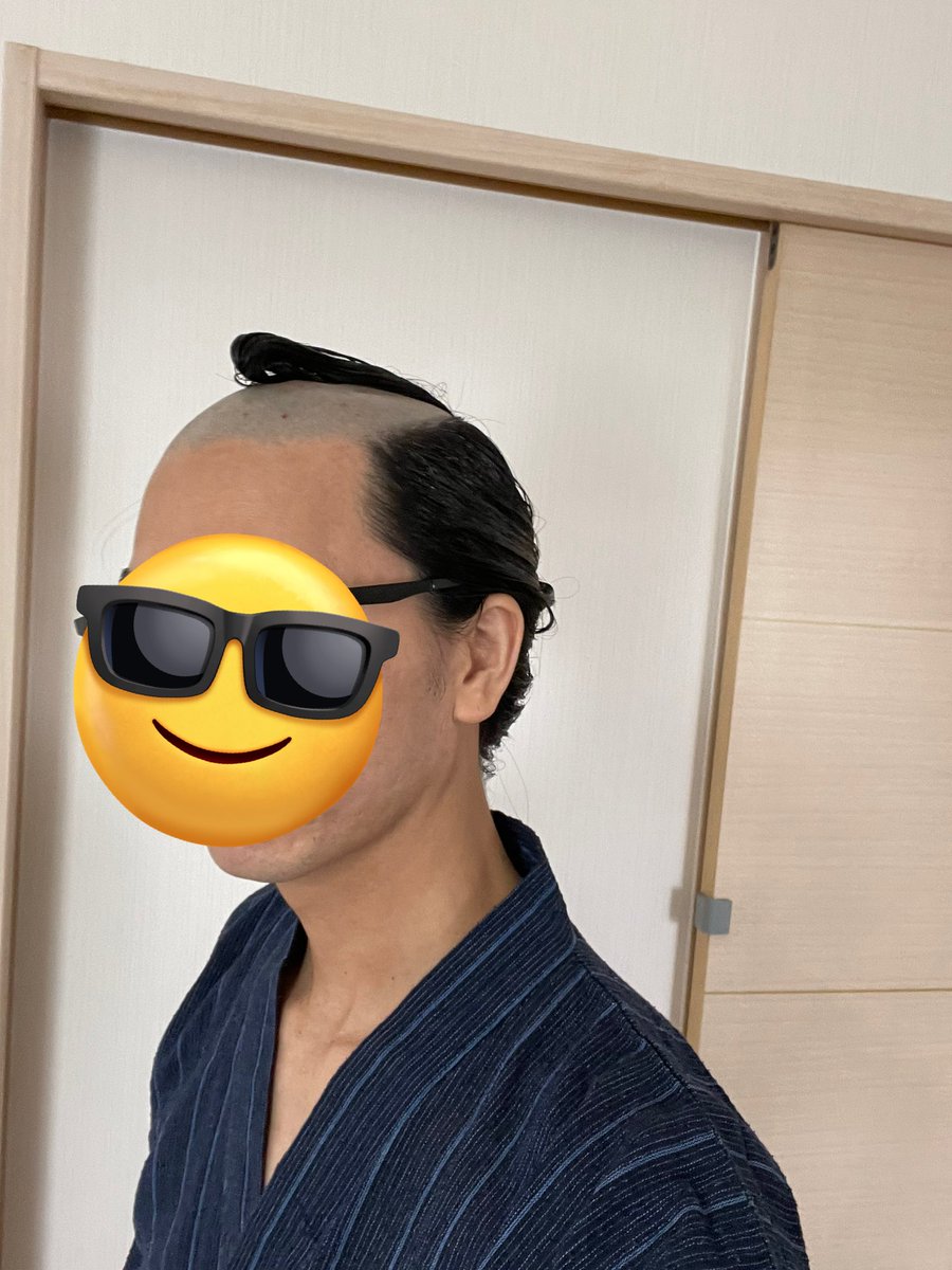ferebou's tweet photo. ちょんまげ結った！（地毛） https://t.co/l2RlGWJOJC