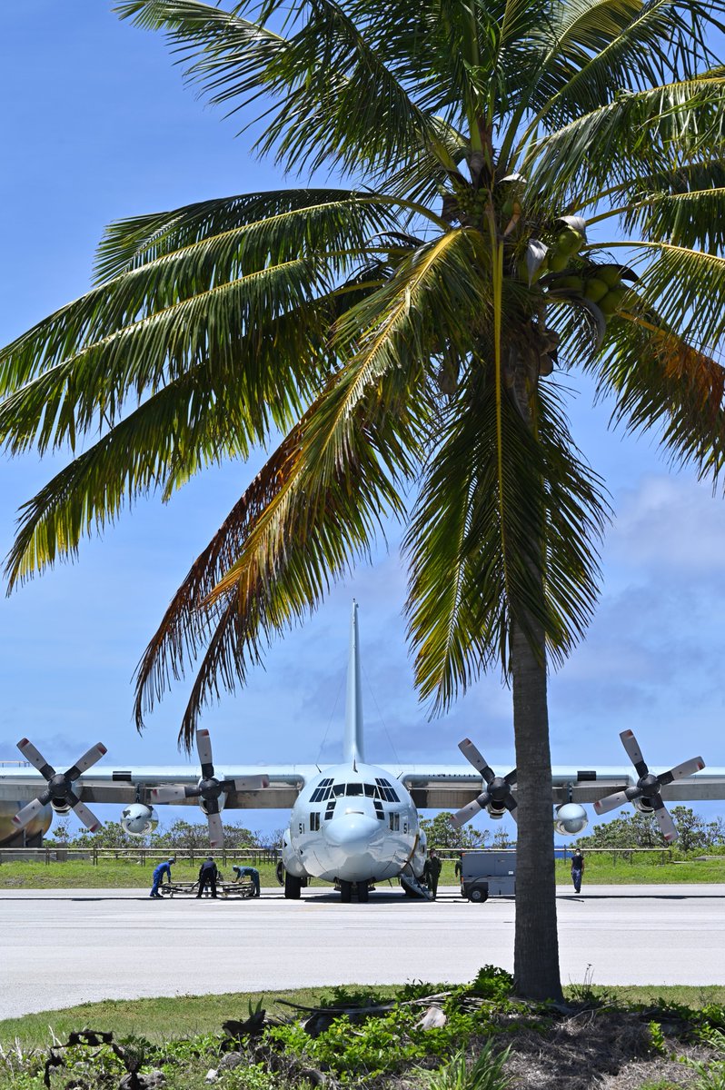 カラッと晴れた青空 梅雨が明け、いよいよ夏本番！🌴 #C130 #南鳥島