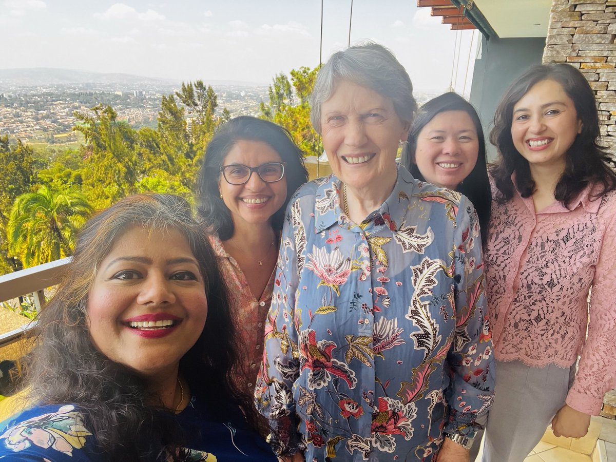 What a singular pleasure it was to meet an absolute powerhouse of women leaders in global health - finally - in person

Harnessing diverse and equitable leadership is necessary to navigate our future challenges and immense opportunities 

<a href="/AnitaZaidi/">Anita Zaidi</a> <a href="/AmieBatson/">Amie Batson</a> <a href="/HelenClarkNZ/">Helen Clark</a>
