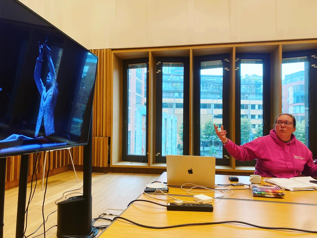 Art Research Group tweet media