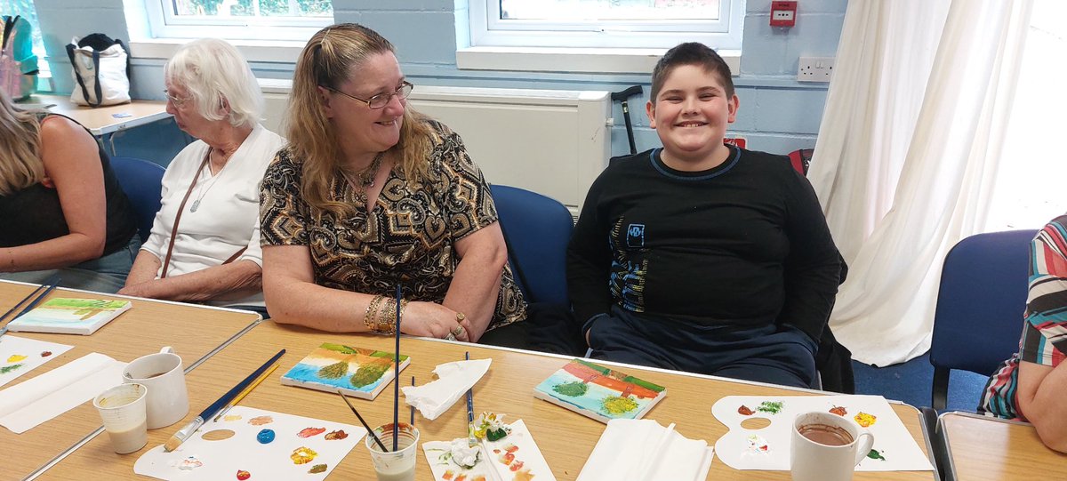 ArtofTonyNero's tweet photo. Great fun with the Orton Makers yesterday afternoon. Arty workshop, #painting #landscapes in acrylics. Thanks to @PboroPresents for making it happen and for inviting me back 🎨👌🏽 #workshops #Peterbrough https://t.co/pkkEWw2HSh