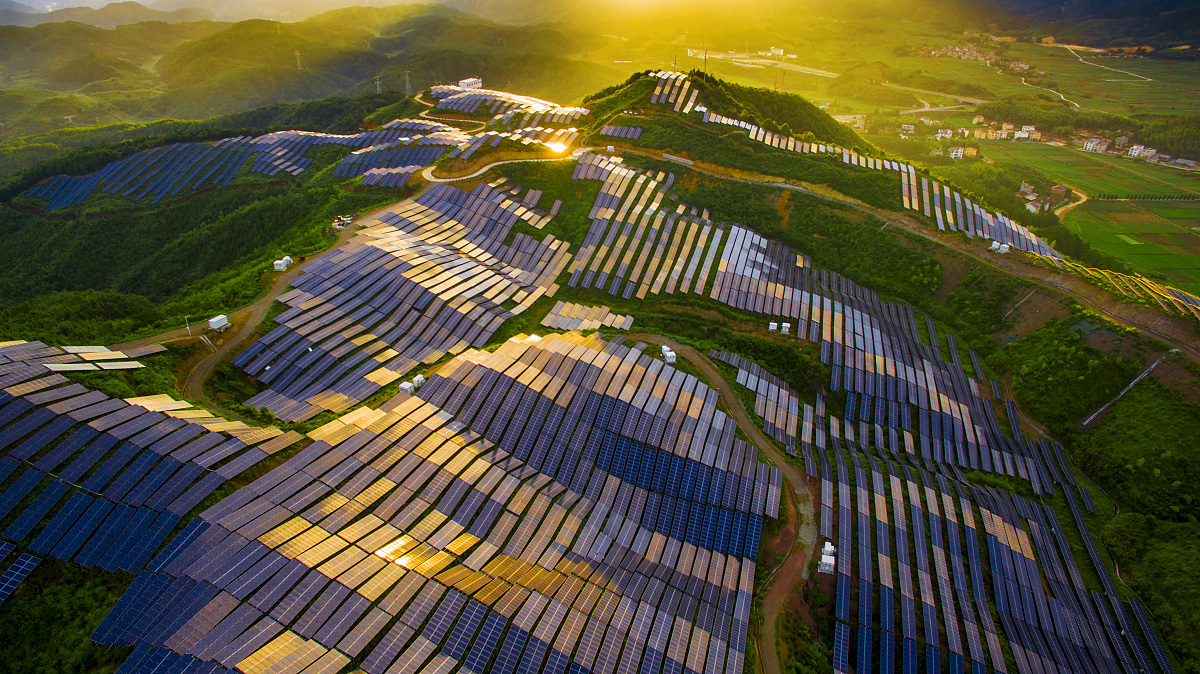 ChnGreenEnergy's tweet image. From Jan. to May 2023, 🇨🇳China&apos;s 
-#Inverter production capacity was close to 160GW, ⬆️100% YoY; 
-#Polysilicon output was 480,000 tons, ⬆️more than 60% YoY;
-#Silicon wafer output was 203GW, ⬆️more than 60% YoY;
-#Cells output was 181GW, ⬆️more than 60% YoY;
-#Modules output was…