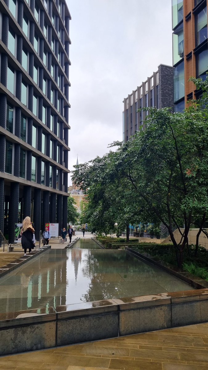 adbloch's tweet image. Heading into a @bjunction breakfast event. Pancras Square looking fresh this morning.  @fusionconsultuk