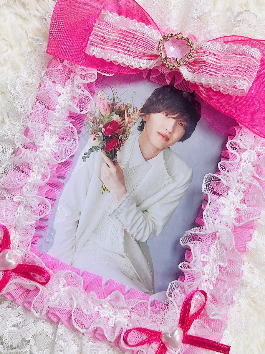 0oS2na's tweet photo. 🩷

이 트윗을 RT해주신 분들 중 추첨을 통해

✔️ 1분 💌 밋치 리본 탑홀더(샵사 포함)+스티커+@
✔️ 10분 💌 스티커+@

를 드립니다 🥹👍

@는..! 곧 일본에 다녀올 예정이라 소소한 간식 챙겨드리려고 합니다 🥰
많은 참여 부탁드려요🙇‍♀️

🤫스티커는 밋치 생카 나눔존에도 비치할 예정입니다! https://t.co/betWwpxNbE