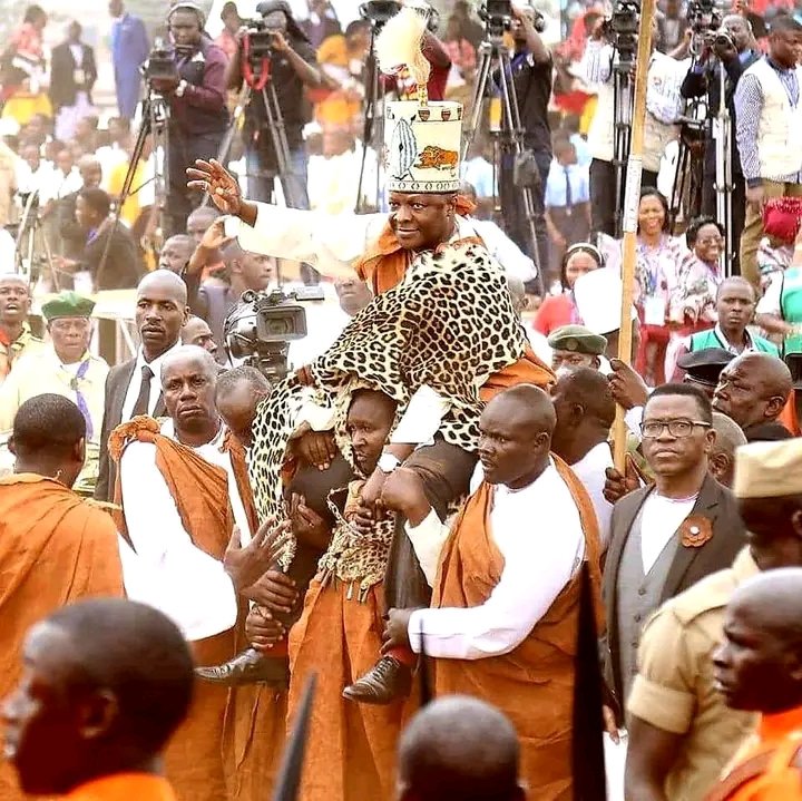SeraTheActivist's tweet photo. King on the Throne! Wangaala Ayi Ssabasajja! https://t.co/07gmYmWGeX