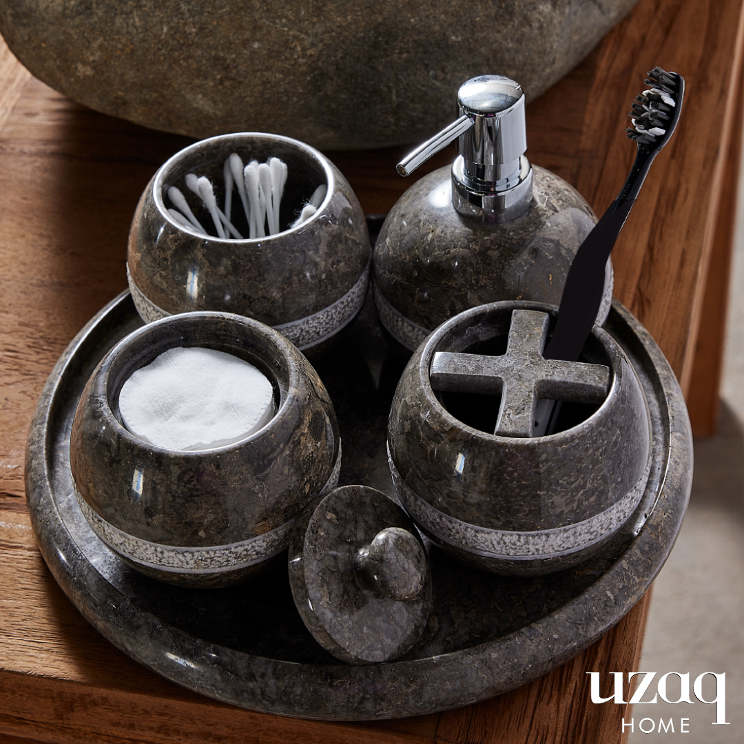 Güçlü malzeme, yalın form⚡

Perfect integrity in details 

#dahauzaqdahayakın
#farawaysoclose

#uzaqhome #dogadan #marbledesign #yourbathroomyourrules
