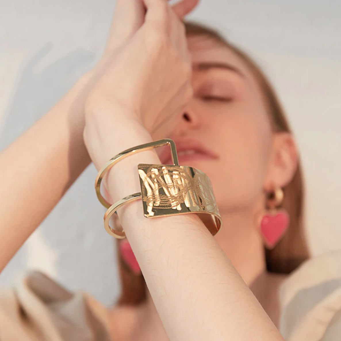 EvoLuminix's tweet photo. EvoLuminix
🖤
Be yourself.

#evoluminix #bracelets #jewelry #unnisexfashion #design #exquisite #charm https://t.co/DabJEJ1QNN