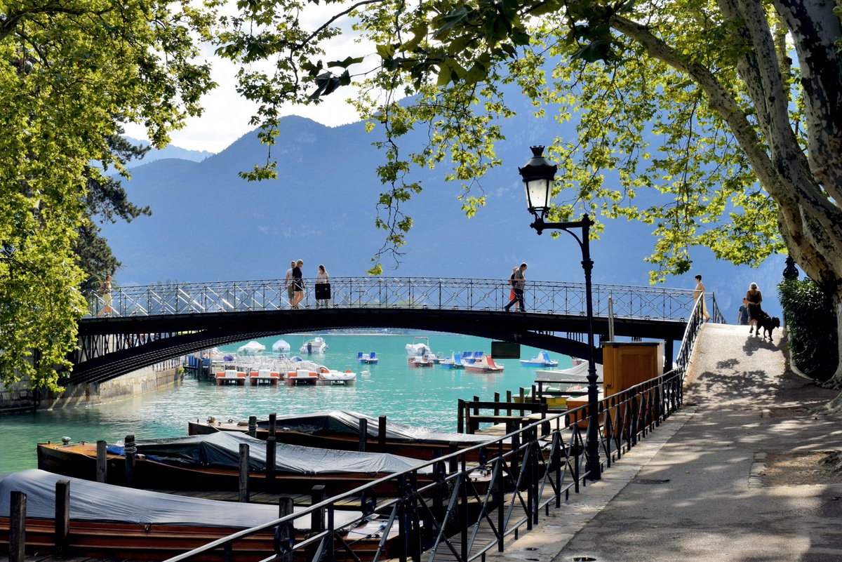 Annecy en été ! 🌞
Découvrez la Venise des Alpes sur le blog mon-grand-est.fr/visiter-annecy…
.
.
.
#ILakeAnnecy #AnnecyMountains #Savoiemontblanc #auvergnerhonealpestourisme #hautesavoiexperience #ExploreFrance #EnFranceAussi