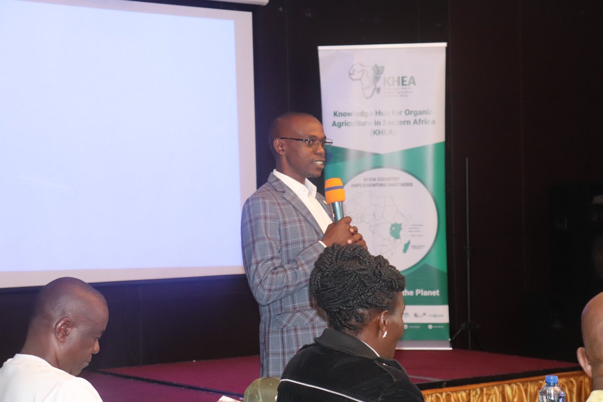 KcoaKhea's tweet photo. #Happeningnow
3 days KHEA Refresher Training for Master Trainers of Uganda,Kenya,Tanzania&amp;Rwanda at @ProteaHotels  in Tanzania being facilitated by @ifoamorganics  an international partner on the Project in charge of Focus Area 2 : Capacity Building&amp;Dissemination of OA Knowledge https://t.co/kSfc7ZELVM