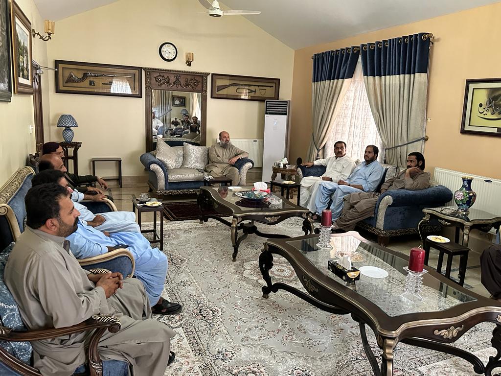 jam_kamal's tweet photo. Notables and public representatives of saryaab(Quetta) contributed majorly during our tenure in identifying important works of the area.

یہ بہت بدقسمتی کی بات ہے کہ اس علاقے سے جیتنے والی پارٹیوں نے ان پچھلے دو 2 سالوں میں سریاب کے تمام بڑے کاموں کو ترک کر دیا ہے۔ https://t.co/EK3sHMdJzW