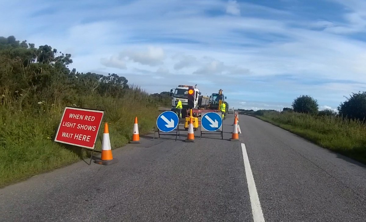 Doric_Cycling's tweet photo. It amazes me the roads @aberdeenshire decide are in need of repair, while others remain pot-holed for years 🤔
#Cycling #Netherley #Aberdeenshire https://t.co/t6TzaOiOtO