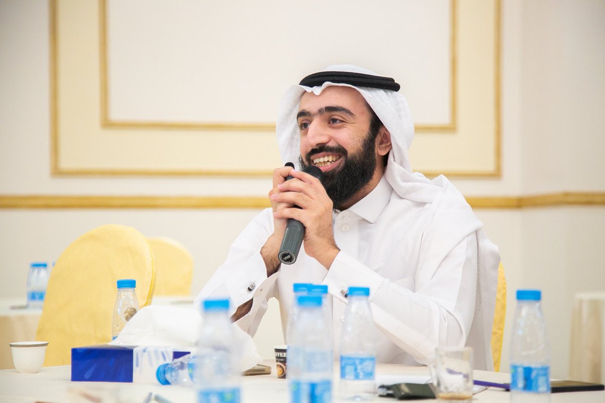 AlmulhimEB's tweet photo. هذا وقد تضمن حوار الأجيال العديد من النقاشات والاستفسارات من عدة أوجه مثل وضع خارطة الطريق لاختيار التخصص الجامعي وايضاً برامج الإبتعاث الخارجي. 

4️⃣ https://t.co/jOQO9chdoM