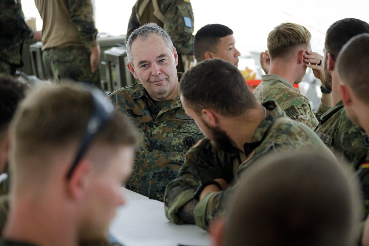 Inspekteur_Heer's tweet photo. Bei #TalismanSaber2023 stellt #Fallschirmjägerregiment31 eine verstärkte Kompanie und Joint Fires. Amphibisch integrieren wir Kräfte #SeeBtl von @deutschemarine. Mit unseren Partnern in der Region zeigen wir unter fordernden Bedingungen Einsatzbereitschaft und Verlässlichkeit. https://t.co/yu7Ql3Jt3u